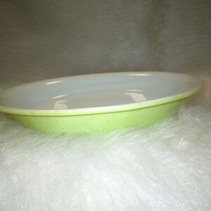 PYREX 209 Lime Green 8.5 inch pie plate